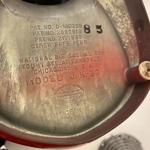 JUICE- KING RED VINTAGE JUICER - Picture 14 of 16